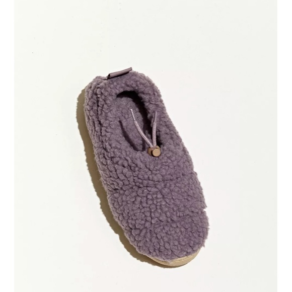 NEW UO Sherpa hard sole slippers unisex - Picture 6 of 11